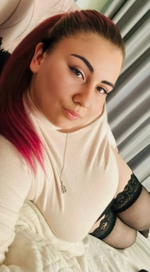 В ЧУЛКАХ СЕЛФИ XXX НА КРОВАТИ ИЛОНА СЛИВ ИНТИМ 18+